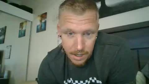 Snapshot of athletic_skater779 chatting on May 23, 2026, 4:33 pm AthleticWhiteboy777 online show from May 23, 2026, 4:33 pm