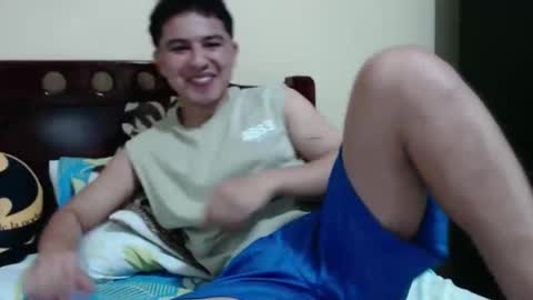 Snapshot of athleticboy2026 chatting on May 4, 2026, 11:56 pm Robin online show from May 4, 2026, 11:56 pm
