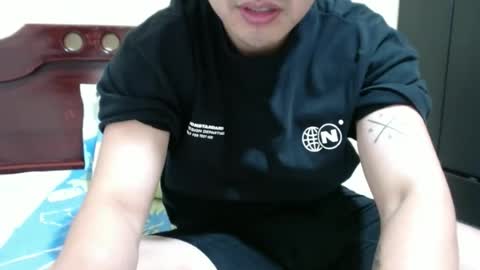 Snapshot of athleticboy2026 chatting on May 19, 2026, 2:18 am Robin online show from May 19, 2026, 2:18 am