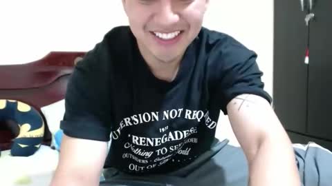 Snapshot of athleticboy2026 chatting on June 5, 2026, 1:34 am Robin online show from June 5, 2026, 1:34 am