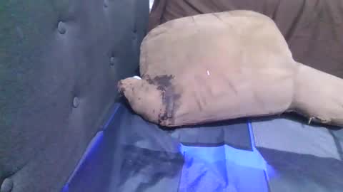 A online show from November 12, 2025, 6:41 pm