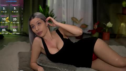 Isabella online show from March 23, 2026, 11:14 am