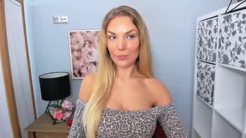 AulloraSensual online show from February 19, 2025, 6:11 am