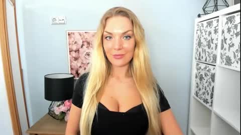 AulloraSensual online show from February 28, 2025, 5:04 pm