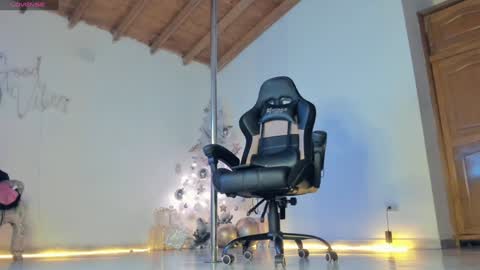 aura online show from December 11, 2024, 5:10 am