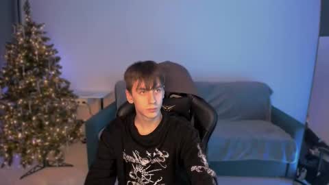 Snapshot of auracrye chatting on December 27, 2024, 9:22 pm auracrye online show from December 27, 2024, 9:22 pm