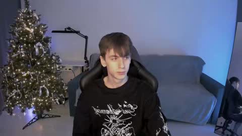 Snapshot of auracrye chatting on January 4, 2025, 9:20 pm auracrye online show from January 4, 2025, 9:20 pm