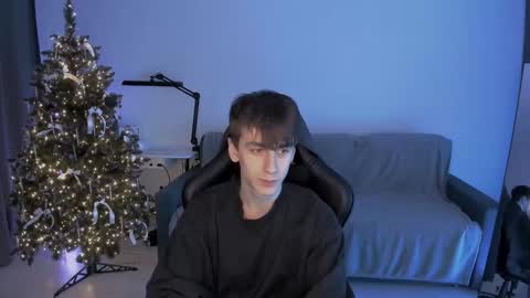 Snapshot of auracrye chatting on January 6, 2025, 9:43 pm auracrye online show from January 6, 2025, 9:43 pm