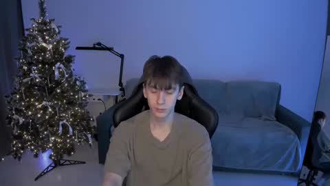 Snapshot of auracrye chatting on January 9, 2025, 10:09 pm auracrye online show from January 9, 2025, 10:09 pm