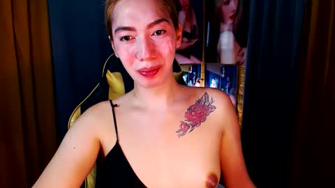 Snapshot of aurakharisma_xx chatting on February 21, 2026, 6:25 am Miss awra online show from February 21, 2026, 6:25 am