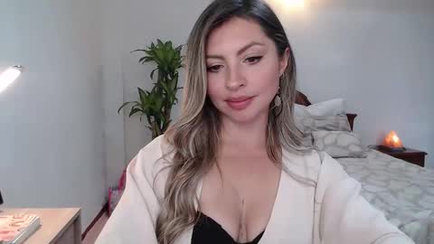 Snapshot of auribelle chatting on November 6, 2025, 7:59 pm Auri Belle online show from November 6, 2025, 7:59 pm