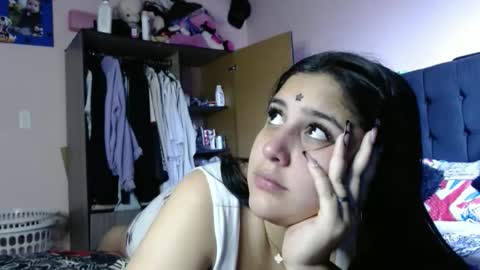 auroa_0785 online show from June 4, 2026, 4:46 pm