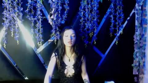 aurora online show from September 13, 2025, 5:02 pm