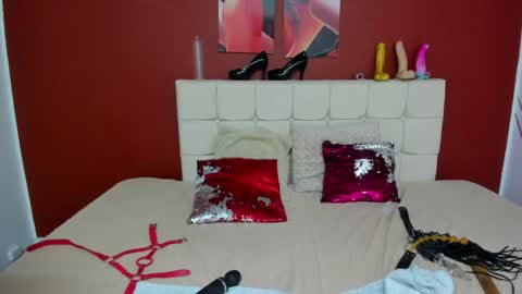 AURORA online show from February 5, 2025, 3:31 pm