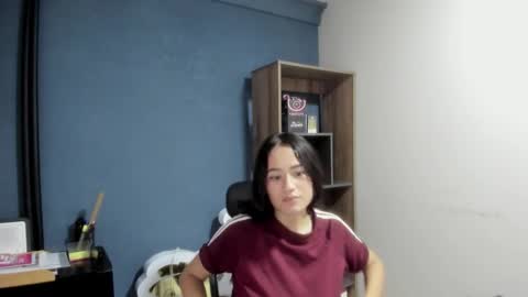 aurora_fernandez online show from February 6, 2026, 8:56 pm