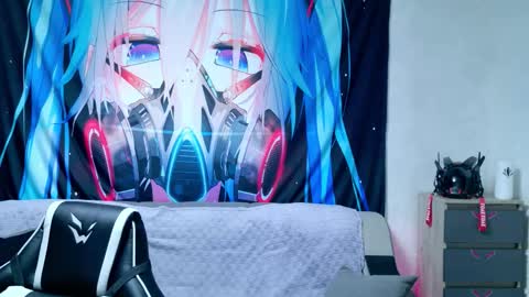 AURORA NATSUKI online show from September 12, 2025, 7:03 pm