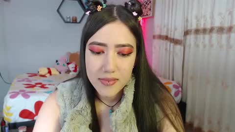Snapshot of aurora_shy_ chatting on December 30, 2024, 9:19 pm Aurora online show from December 30, 2024, 9:19 pm
