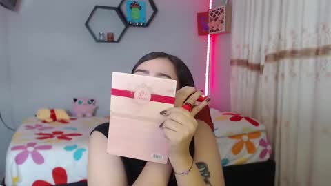 Snapshot of aurora_shy_ chatting on January 18, 2025, 8:19 pm Aurora online show from January 18, 2025, 8:19 pm