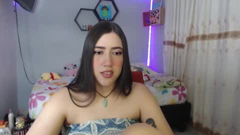 Snapshot of aurora_shy_ chatting on February 5, 2025, 11:17 pm Aurora online show from February 5, 2025, 11:17 pm