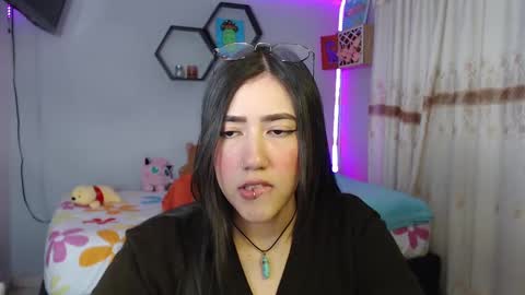 Snapshot of aurora_shy_ chatting on February 18, 2025, 8:14 pm Aurora online show from February 18, 2025, 8:14 pm