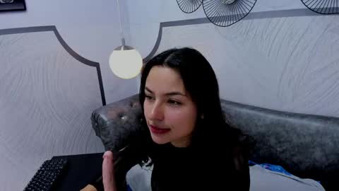 AuroraGracce online show from April 15, 2026, 11:50 am