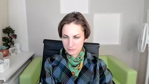 Aurora online show from December 5, 2024, 1:25 am