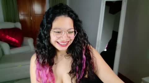 Snapshot of aurorasiera chatting on March 5, 2025, 9:04 pm Aurora online show from March 5, 2025, 9:04 pm