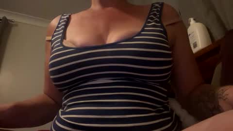 Milf4u online show from March 18, 2026, 3:26 pm