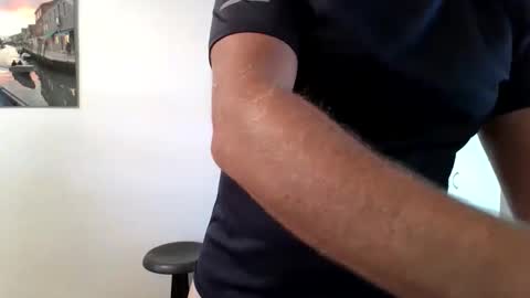 aussiemaninmelbourne online show from April 4, 2026, 12:20 am