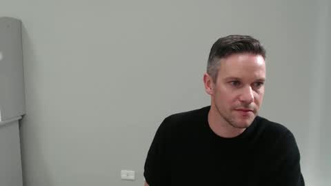 aussiesurfer0000 online show from December 16, 2025, 7:02 am