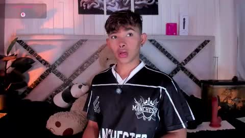 Snapshot of austin_connorr chatting on December 4, 2025, 10:24 am austin online show from December 4, 2025, 10:24 am