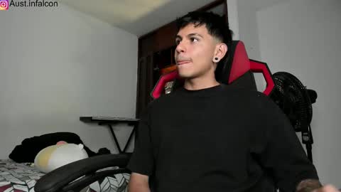 Snapshot of austin_falcon chatting on January 16, 2026, 7:07 pm Austin online show from January 16, 2026, 7:07 pm