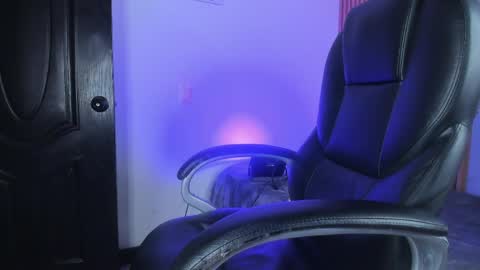 austin_rouse online show from April 12, 2026, 7:52 pm