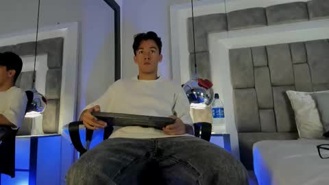 austinreeds online show from March 2, 2026, 12:01 pm