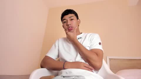 Snapshot of austintowers_ chatting on January 16, 2026, 7:18 pm Ebony Austin online show from January 16, 2026, 7:18 pm