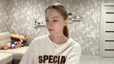 Annie online show from October 8, 2025, 3:20 pm