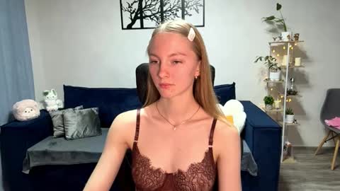 Annie online show from October 15, 2025, 3:01 pm