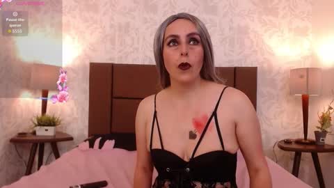 Ava  online show from October 31, 2025, 8:21 pm