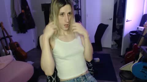 Snapshot of ava_reinhart_999 chatting on February 22, 2026, 4:24 am Ava online show from February 22, 2026, 4:24 am