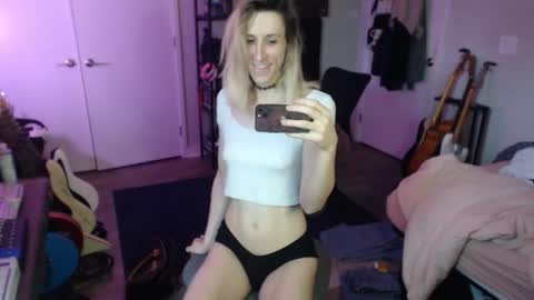 Ava online show from March 7, 2026, 8:28 pm