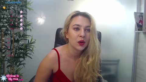 Snapshot of avablue_ chatting on January 14, 2025, 3:53 am online show from January 14, 2025, 3:53 am