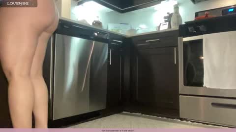 Snapshot of avabradley chatting on December 24, 2024, 3:16 pm Ava . Support my channel by using my affiliate link to make your account  Thanks  online show from December 24, 2024, 3:16 pm