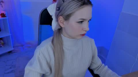 Ava nonude online show from November 5, 2025, 3:12 pm