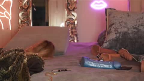 Snapshot of avalonnfoxx chatting on December 24, 2024, 6:22 am AvalonnFoxx online show from December 24, 2024, 6:22 am