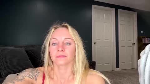 Snapshot of avarosefit chatting on February 16, 2026, 1:13 am Ava Rose online show from February 16, 2026, 1:13 am