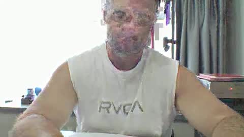 Snapshot of averagejoe2025 chatting on May 29, 2026, 2:31 am averagejoe2025 online show from May 29, 2026, 2:31 am