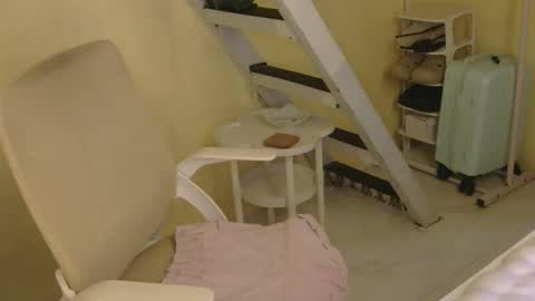 Snapshot of averageuncut1 chatting on February 17, 2026, 3:36 am Rhian online show from February 17, 2026, 3:36 am