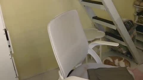 Snapshot of averageuncut1 chatting on February 22, 2026, 4:05 pm Rhian online show from February 22, 2026, 4:05 pm