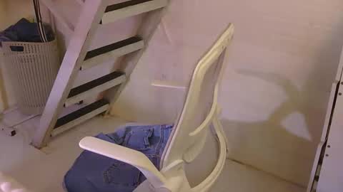 Snapshot of averageuncut1 chatting on April 14, 2026, 2:56 pm Rhian online show from April 14, 2026, 2:56 pm