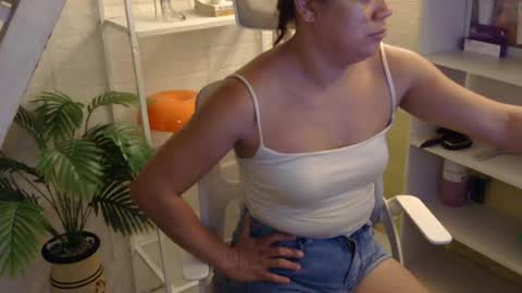 Rhian online show from July 7, 2026, 6:47 am